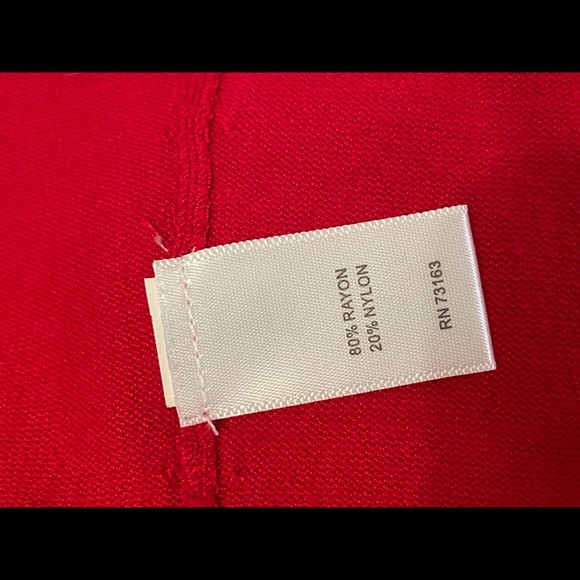 Cable & Guage Red V-neck pullover sweater, M - Picture 7 of 8
